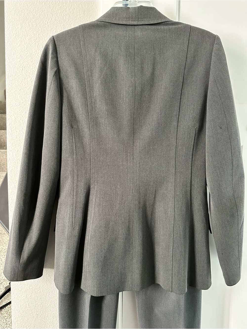 Caslon Charcoal Gray Two-Piece Tailored Pantsuit size 6 - Picture 4 of 16